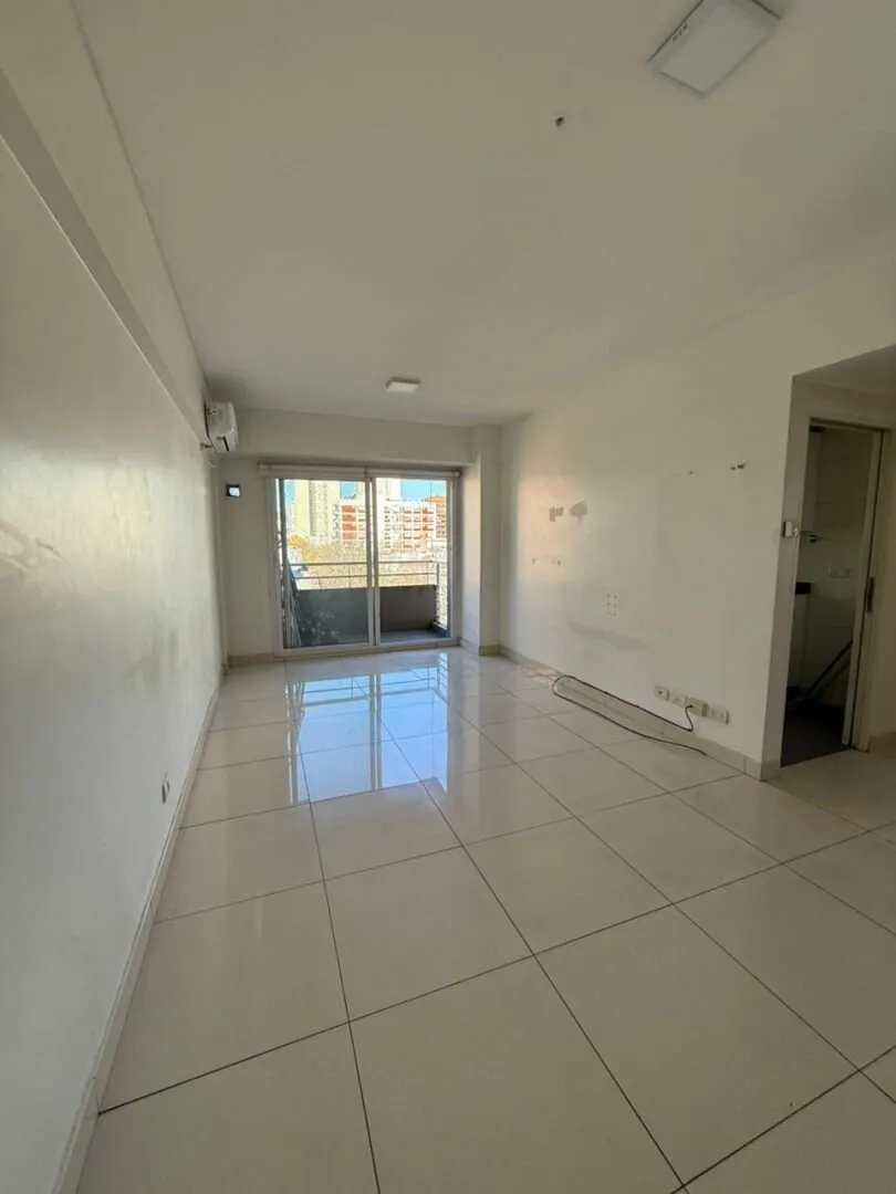 Alquiler. 3. Ambientes. Edificio Colores. Balcon Y Amenities