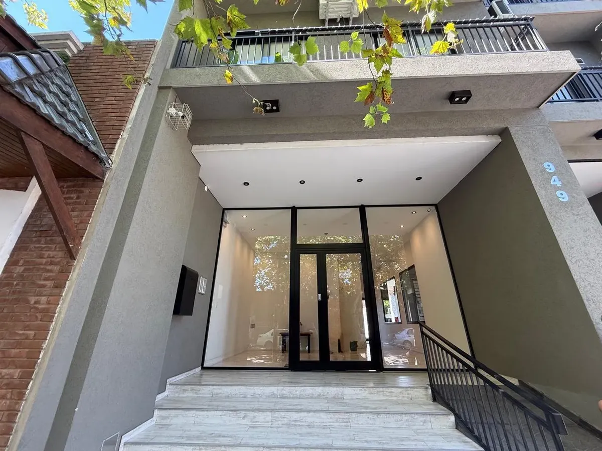 Piso 9 con balcón
