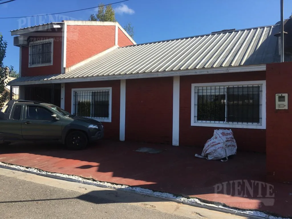 House with pool and grill