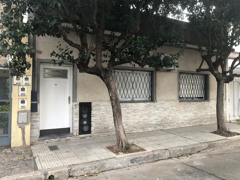 Front-facing PH with private terrace