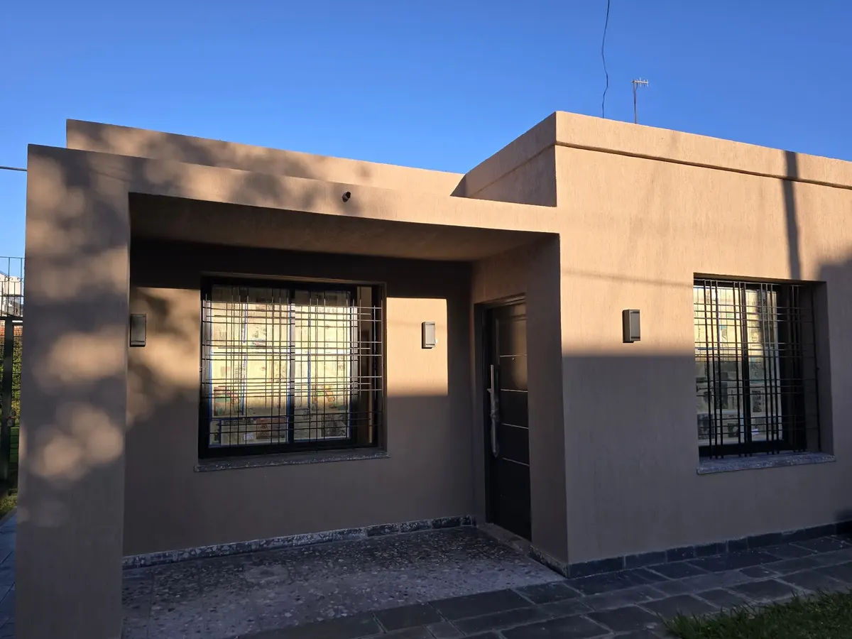 Casa En Alquiler En Villa Luzuriaga
