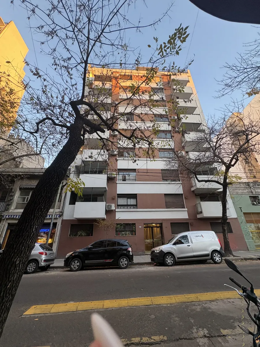 Departamento De 3 Ambientes Con Balcón, Cocina Con Comedor Diario Y Lavadero