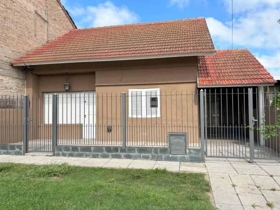 Chalet En Alquiler A 4 Cuadras De Avenida Espora