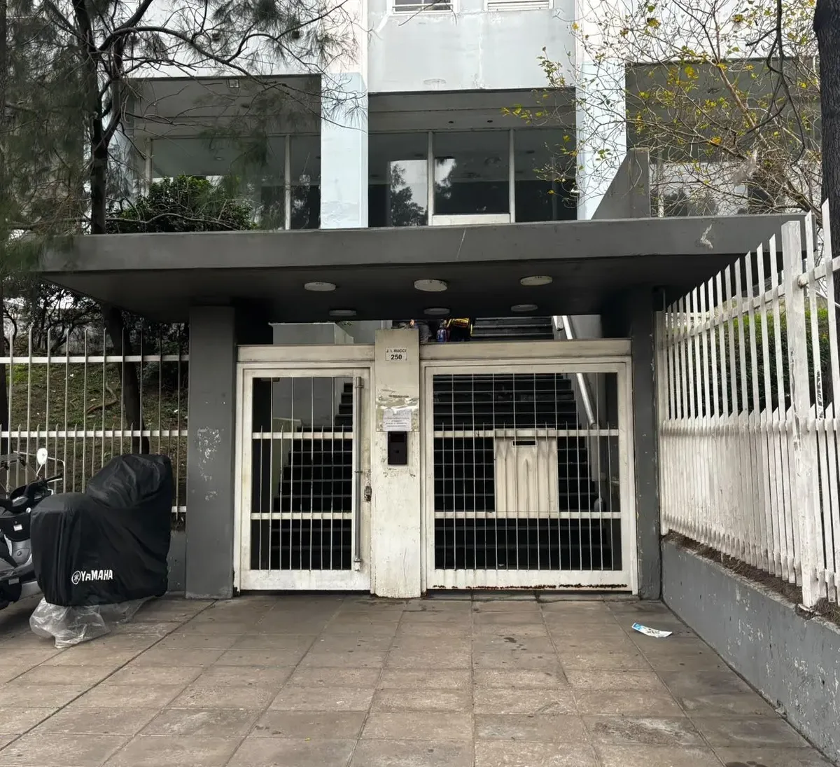 Front balcony, gas kitchen