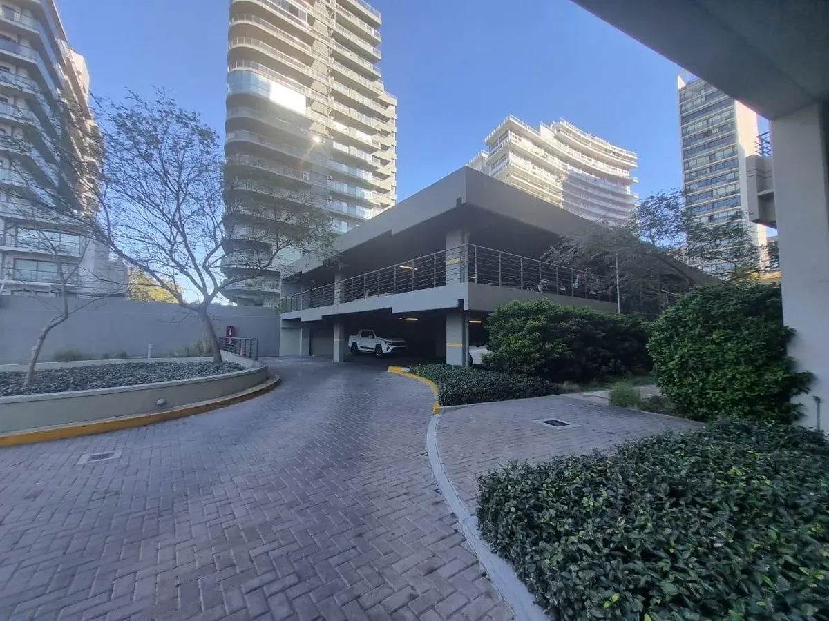 Venta 2 Ambientes En Star Tower, Olivos Luminoso Cochera Amenities