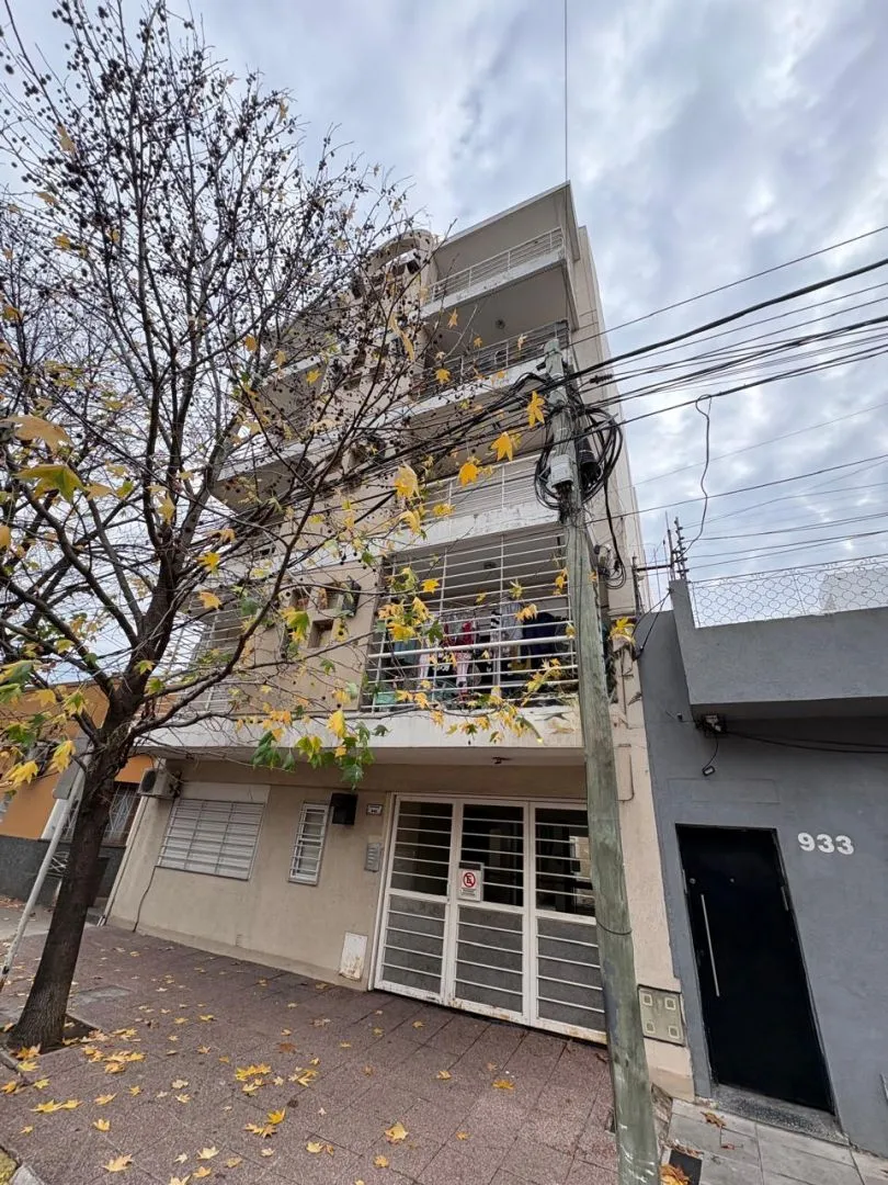 1st floor, balcony with railings