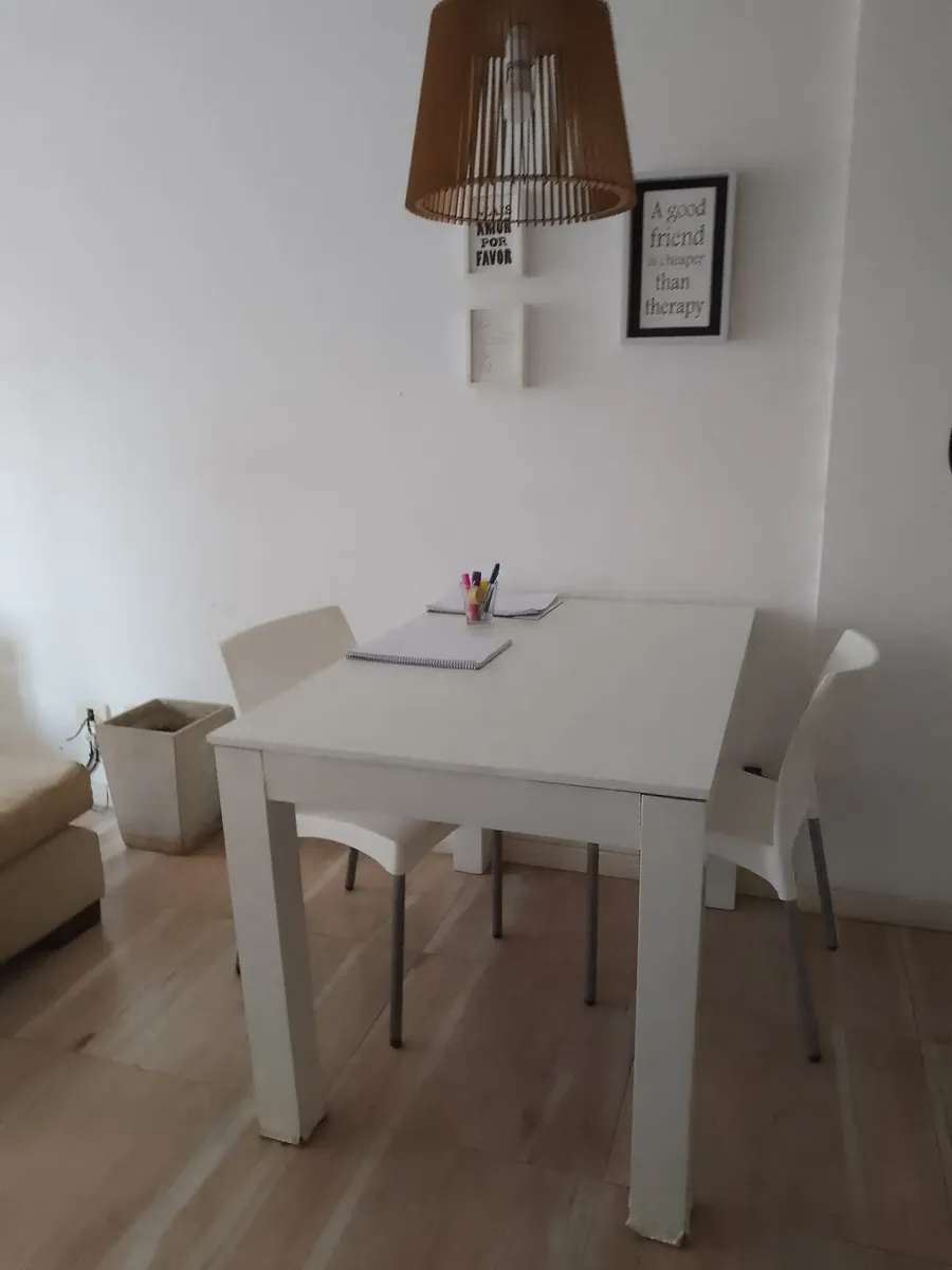 Lomas De Zamora Centro.2 Ambientes.frente Con Balcón.$ 750.000