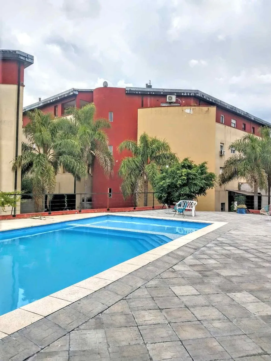 5-room unit with balcony and pool