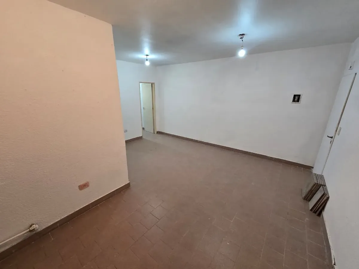 Alquiler De Departamento 3 Ambientes En Barrio Coca Cola - Vitun 3 -cercano A Avenida