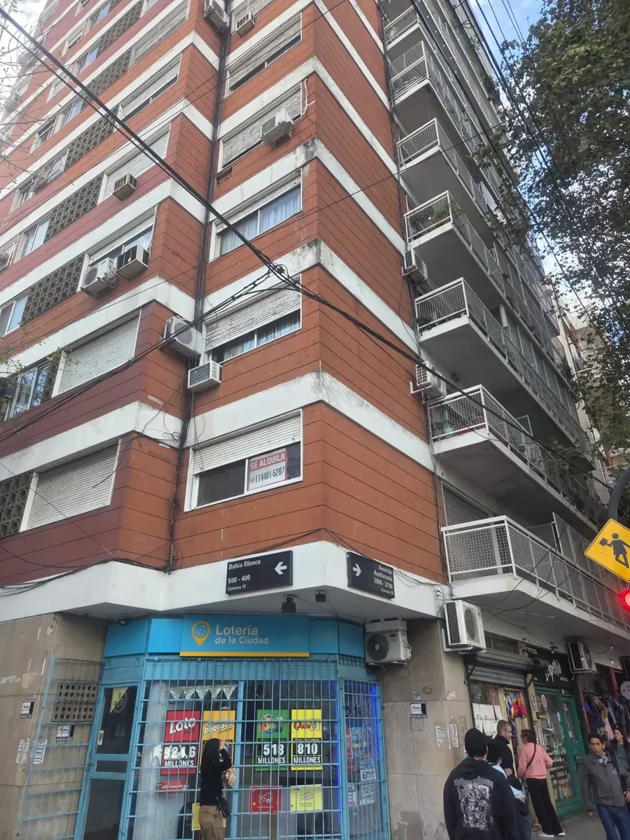 Precioso Departamento 3 Ambientes A La Calle Con Balcon