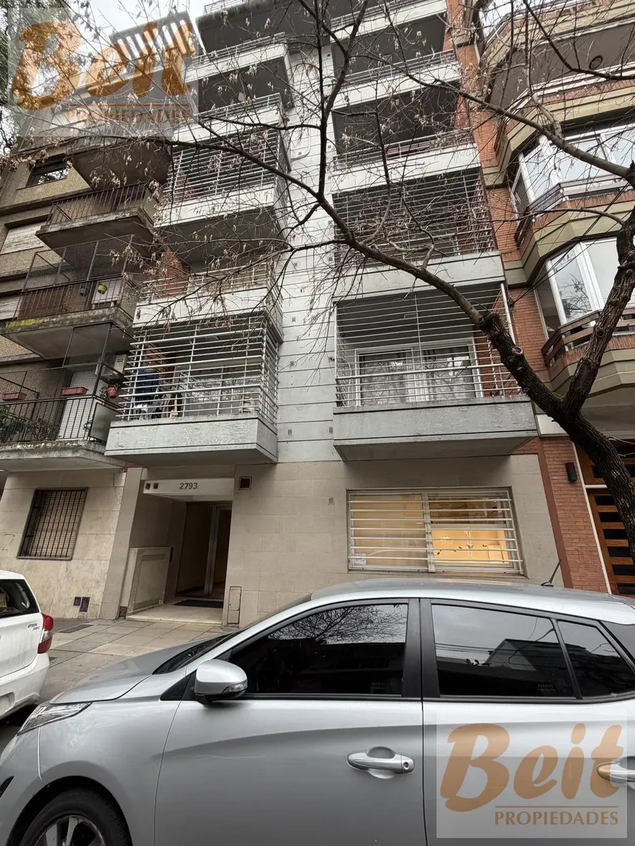 Studio with front balcony