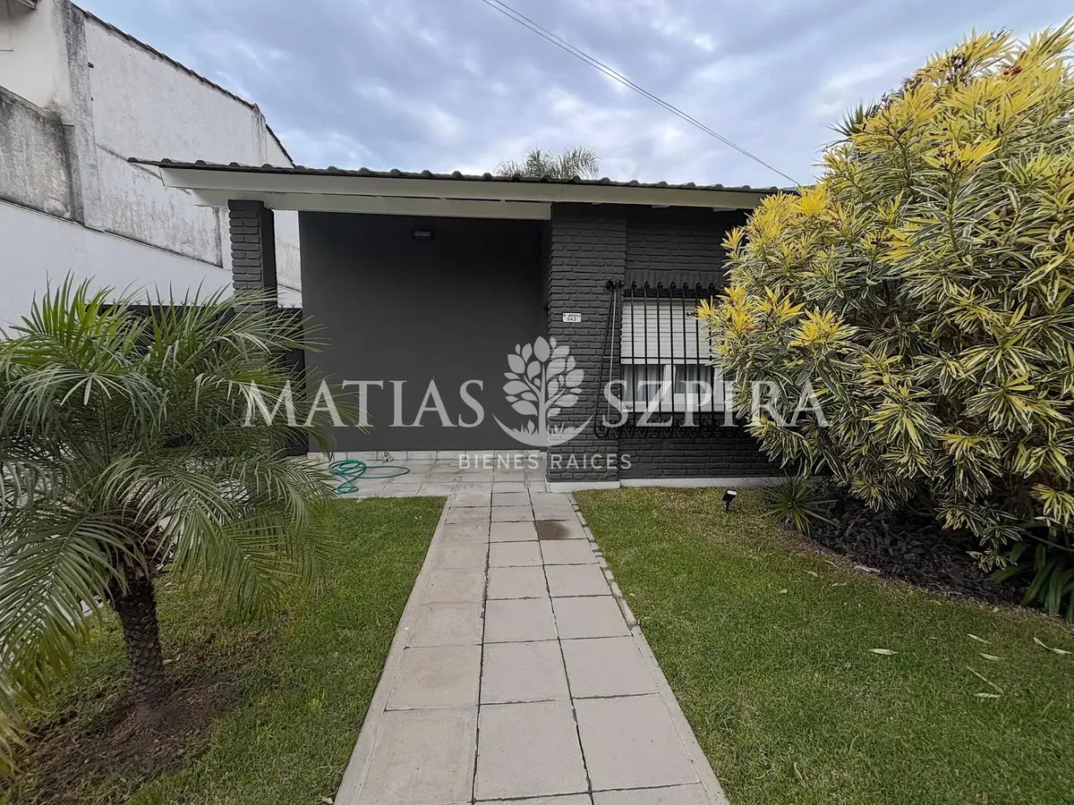 House in Ituzaingó with pool