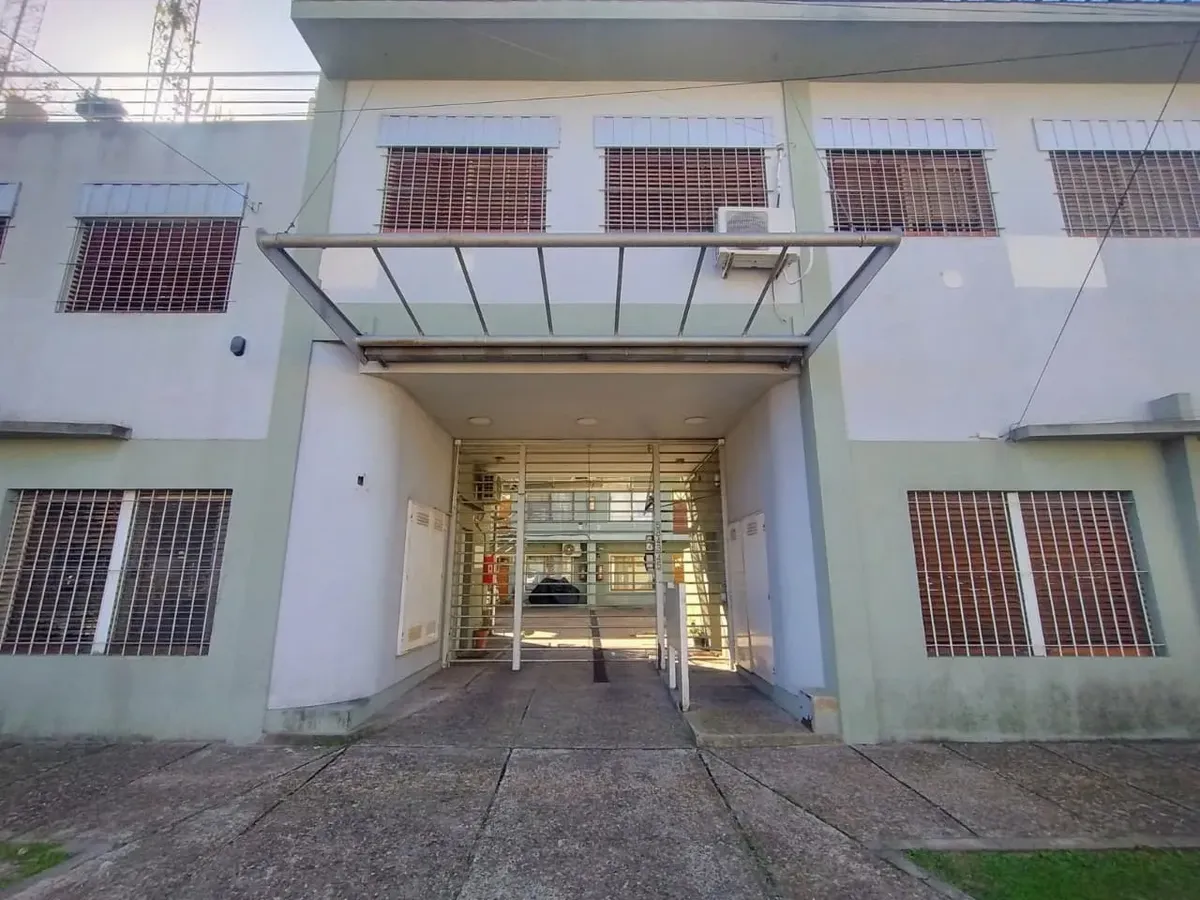 2-room unit with private garden
