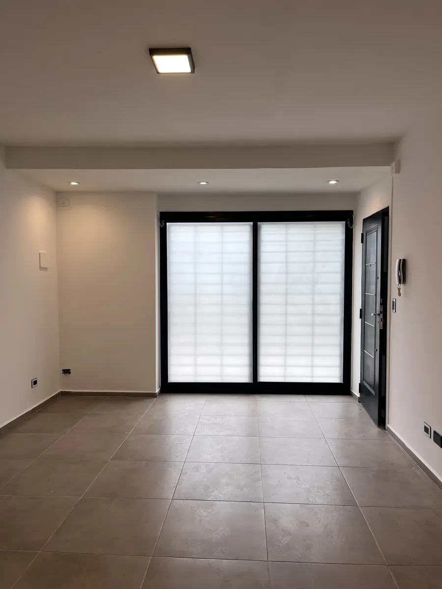 Alquila - Ph Monoambiete 42m2 En Villa Del Parque - Ideal Showroom O Vivienda - Expensas Mínimas
