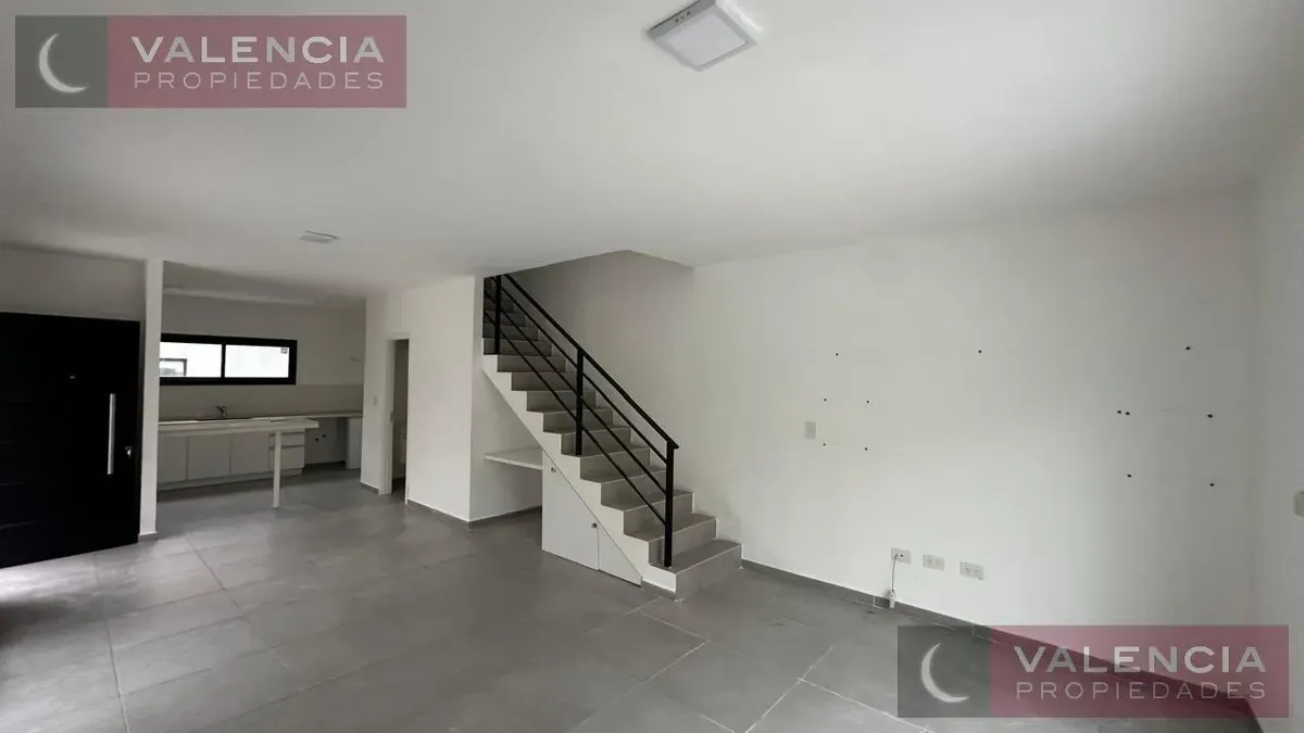 Duplex with three terraces