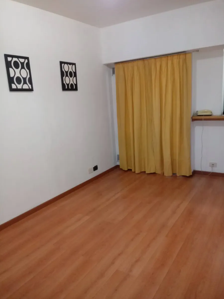 9th floor, 2-room unit with tub