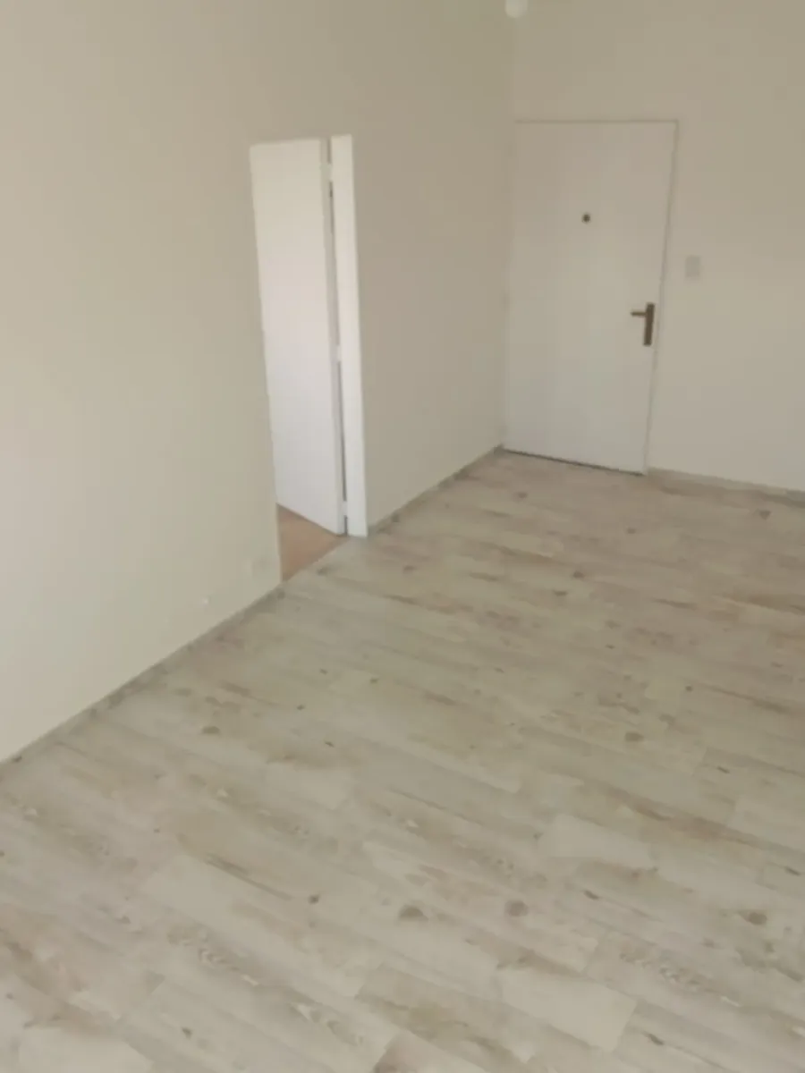 Floresta, 4 Ambientes, Piso 16, Mucho Sol, Vista Abierta, Ventanas En Cada Ambiente. Cocina Separada, Toillete Con Ducha Y Baño Completo