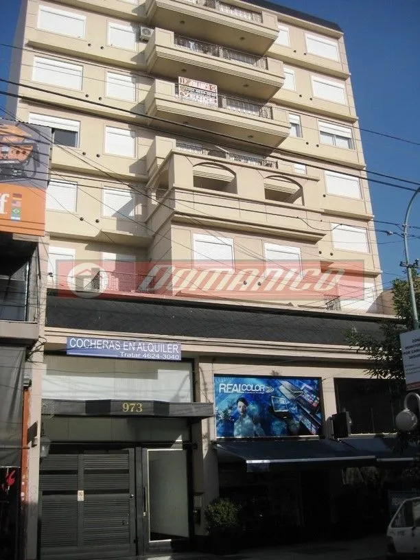 Studio com varanda e pátio