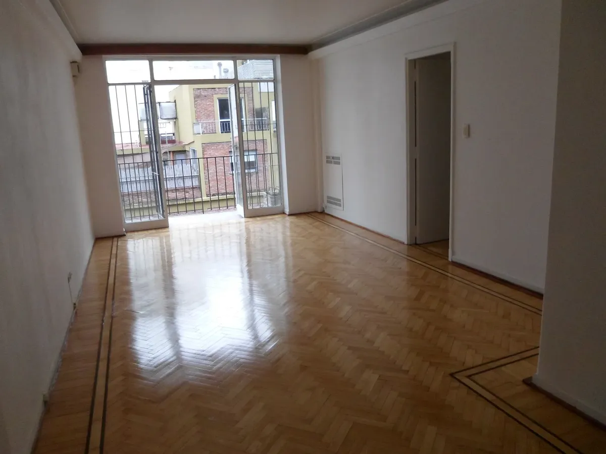 5th floor with north balcony