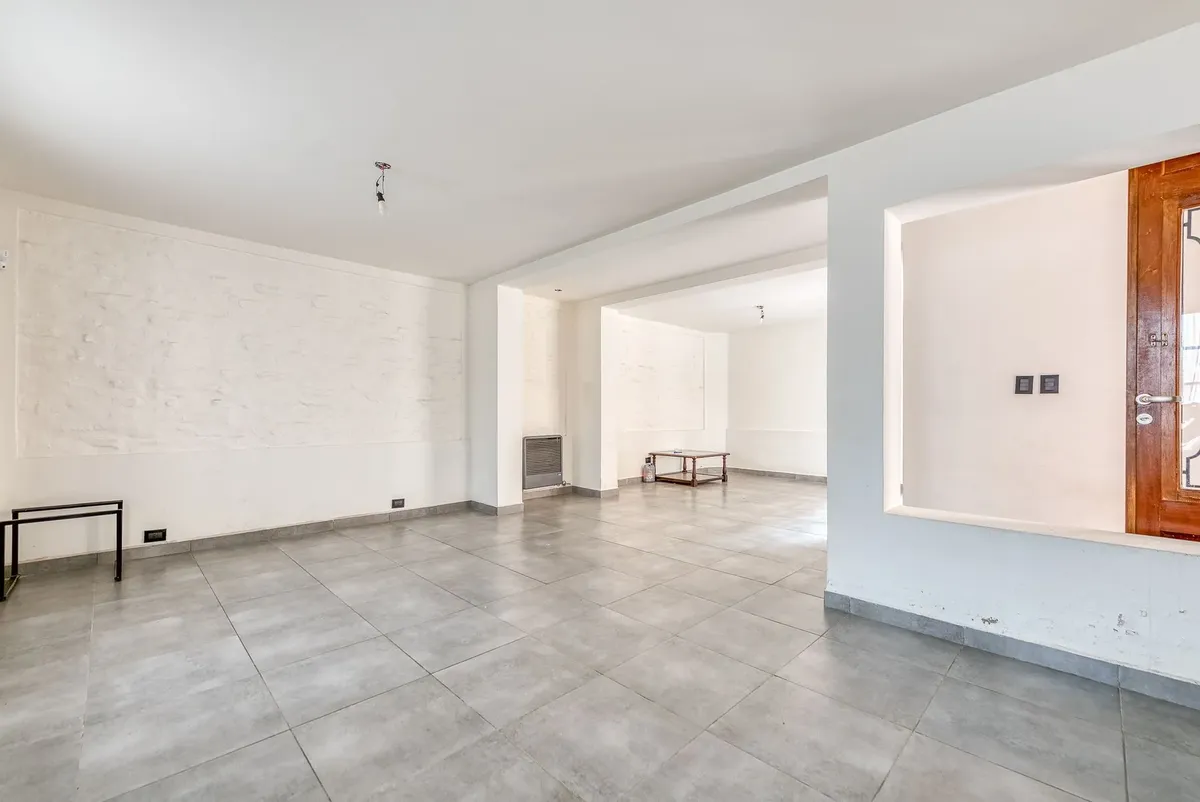 Casa Moderna Con Jardín Y Pileta