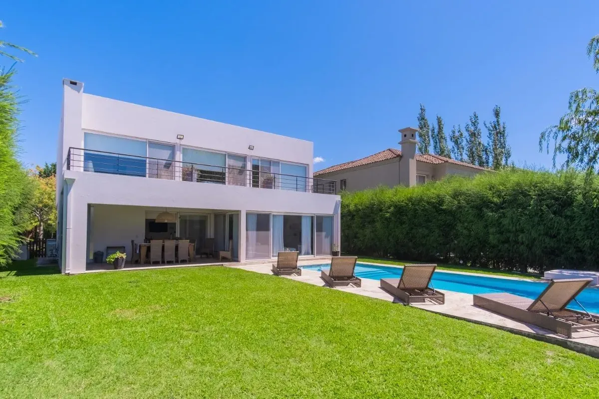 Espectacular Casa En Alquiler Con Muebles Nordelta