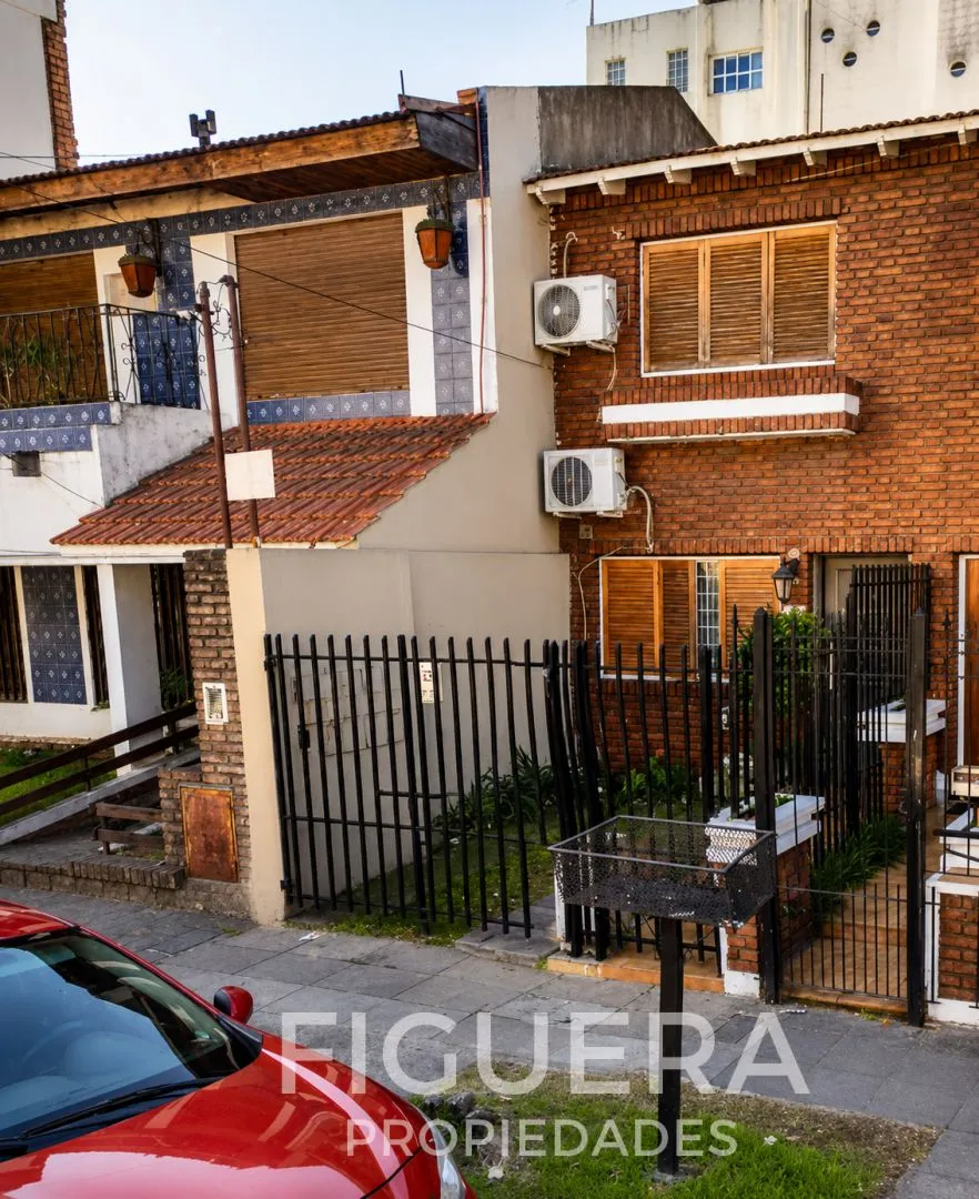 Duplex em Morón com pátio e churrasqueira