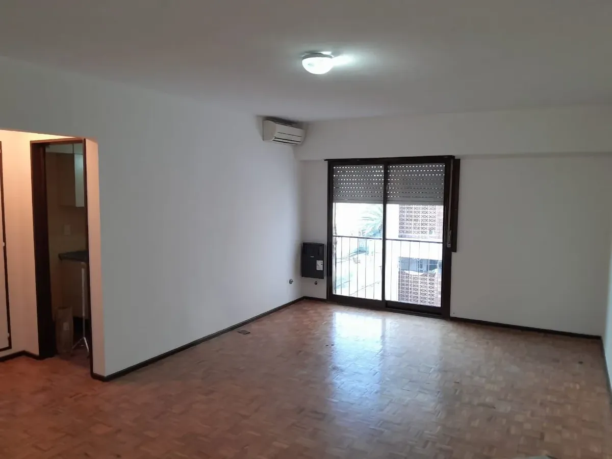 Estúdio 4º andar com varanda