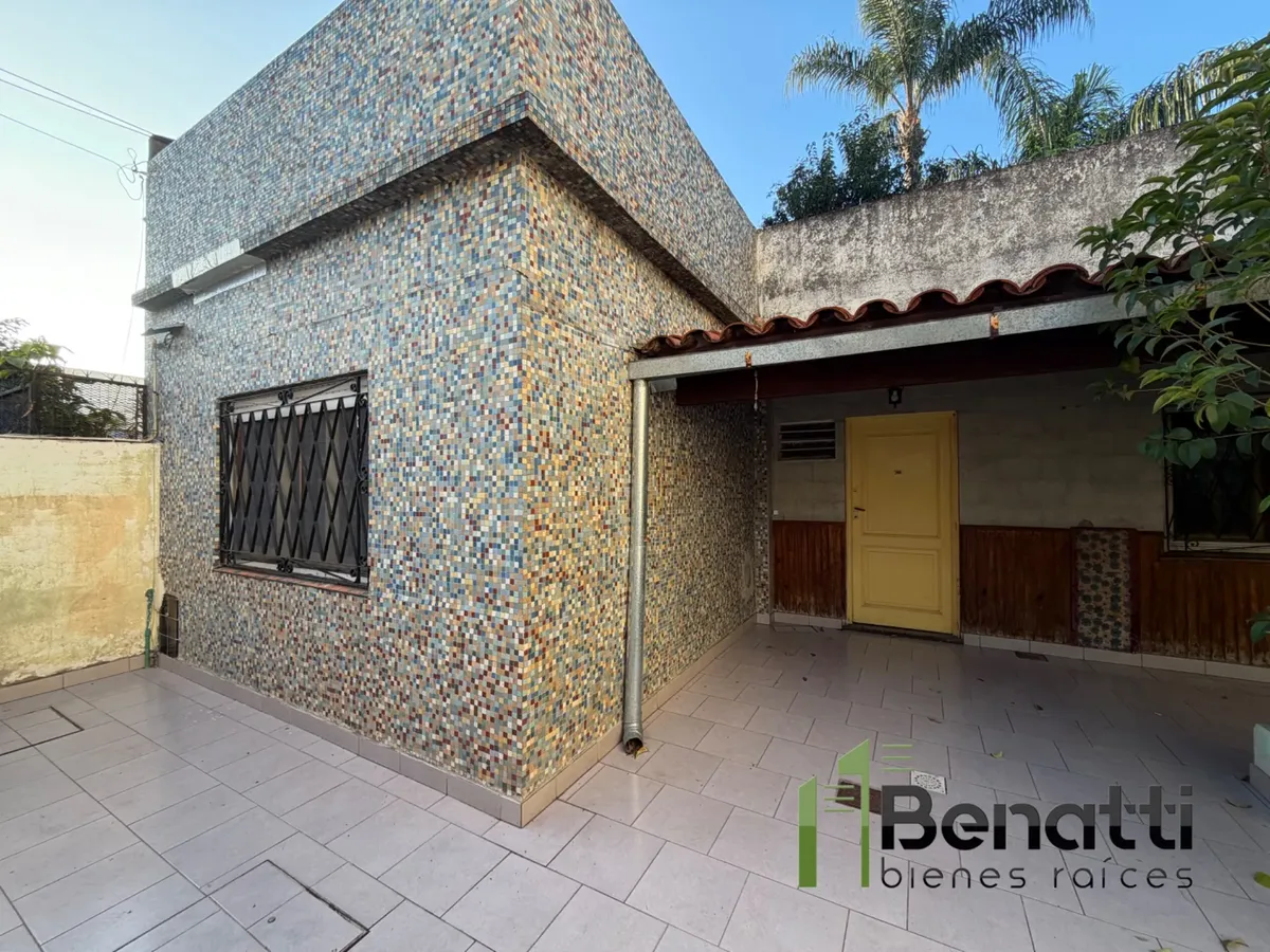 Casa 2 ambientes con patio y terraza