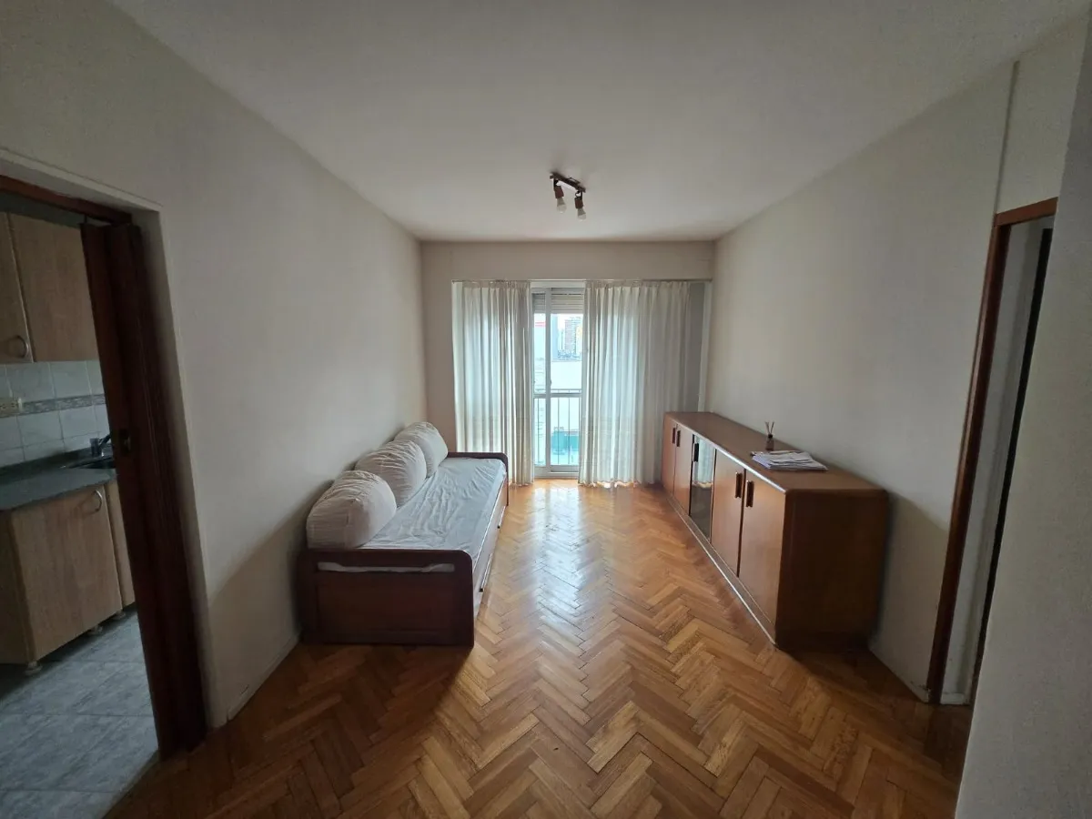 Departamento 3 Ambientes En Belgrano Con Gran Balcón Sobre Cabildo