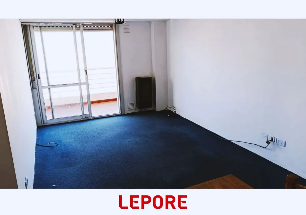 22nd floor, long balcony