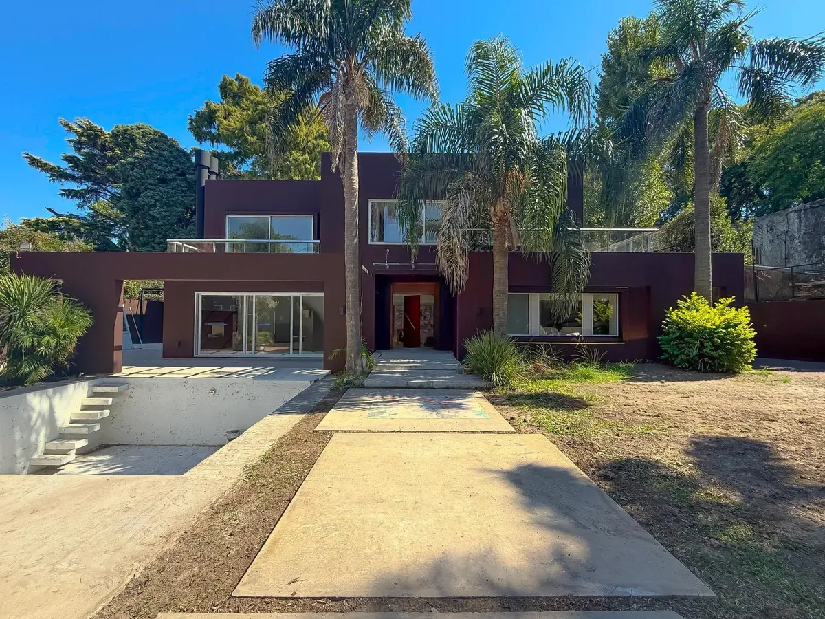 Casa En Alquiler, Con Jardín Y Pileta - Acassuso