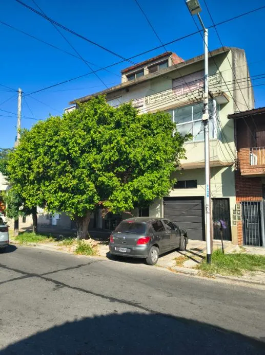 Two-level PH with patio