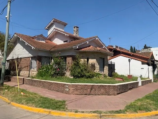 Casa En Alquiler De 3 Ambientes Con Garage En Quilmes Centro