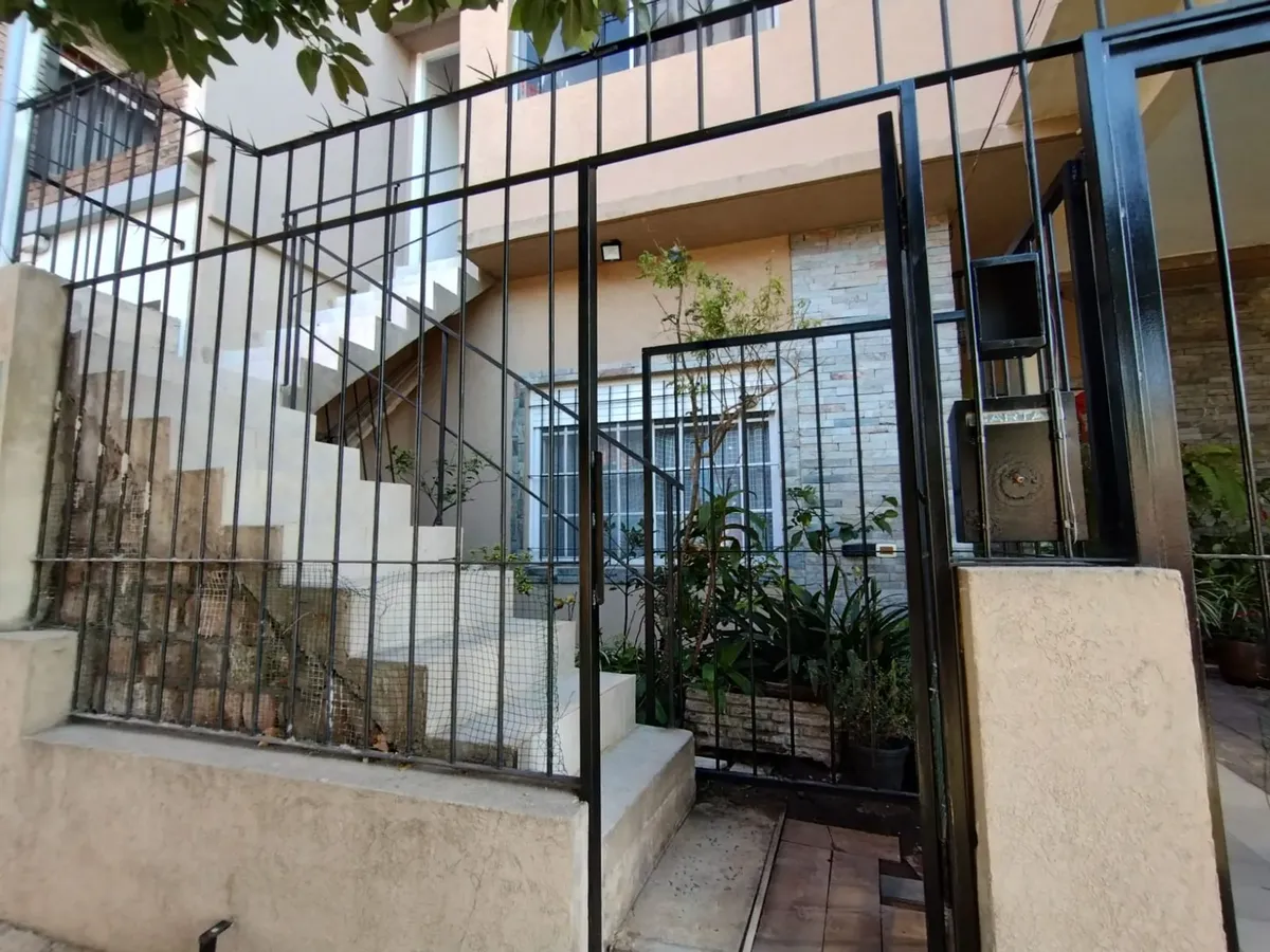 Alquiler - Ph 2 Ambientes, 1° Piso. Villa Adelina