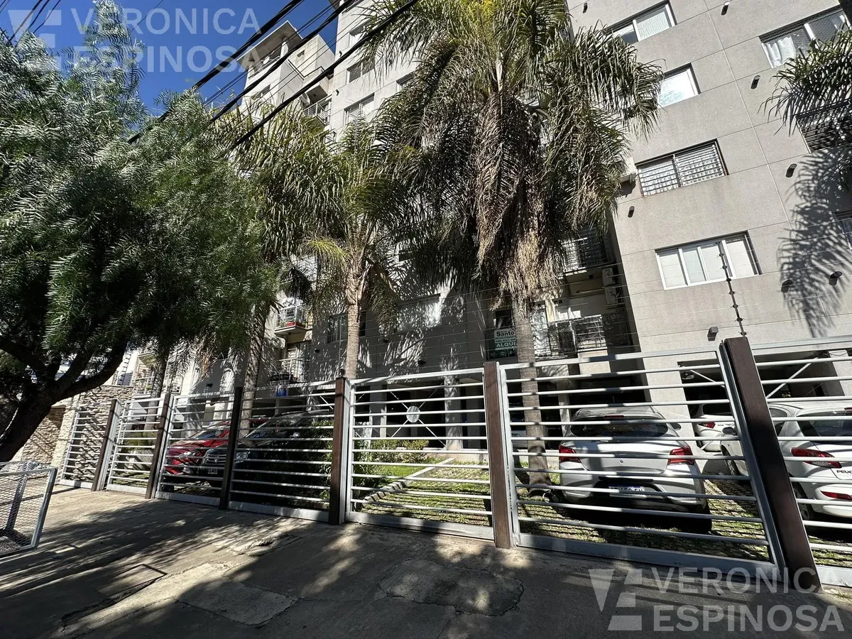 Departamento De Dos Ambientes En Alquiler, Moron