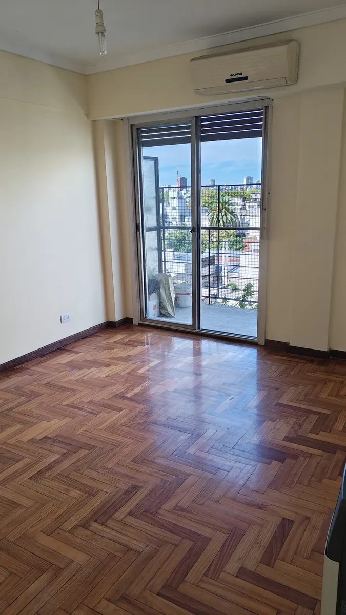 Departamento 3 Ambientes Al Frente Con Balcon
