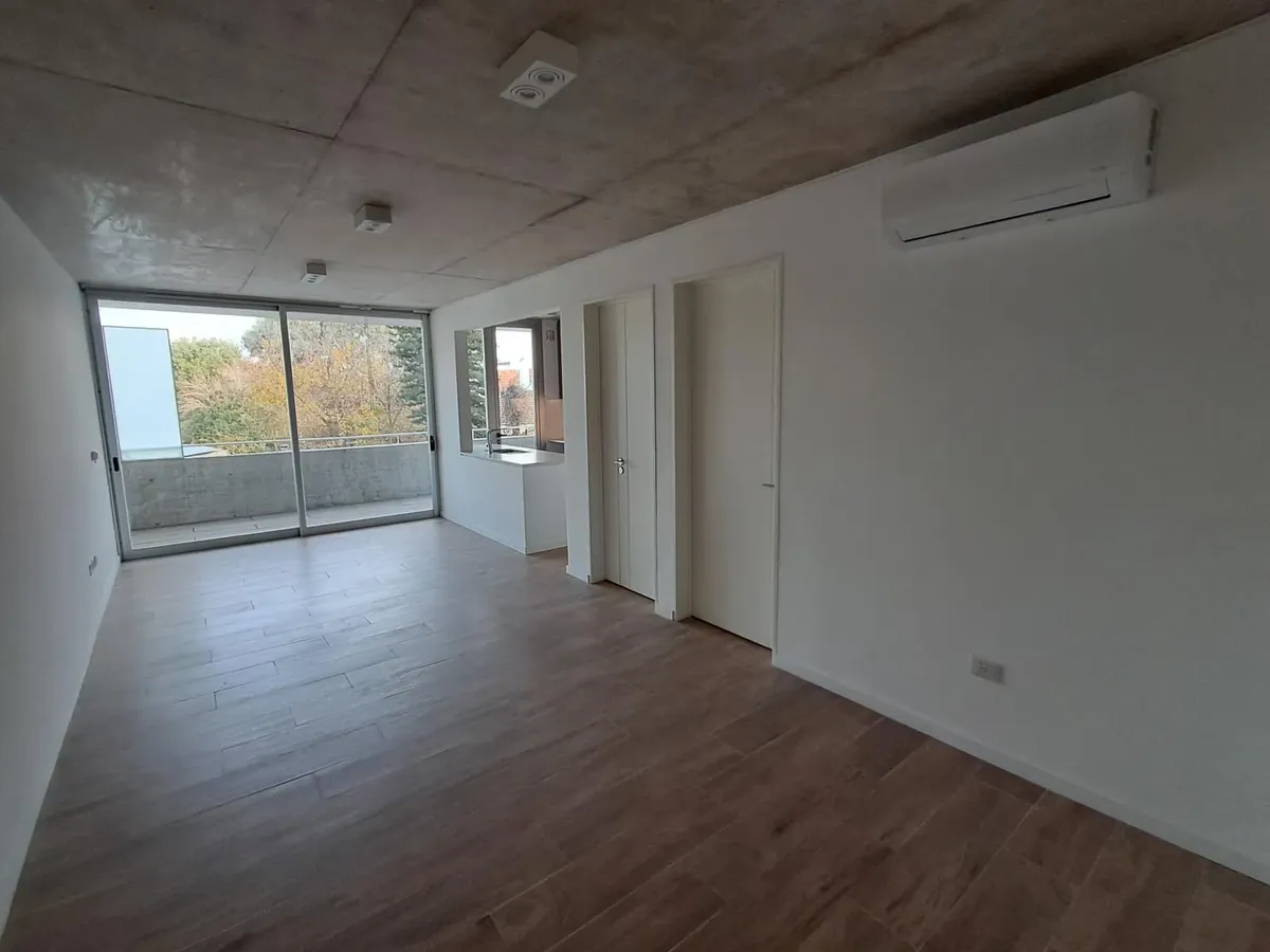 Departamento En Alquiler De 3 Ambientes Con Balcón En Florida, Vicente López
