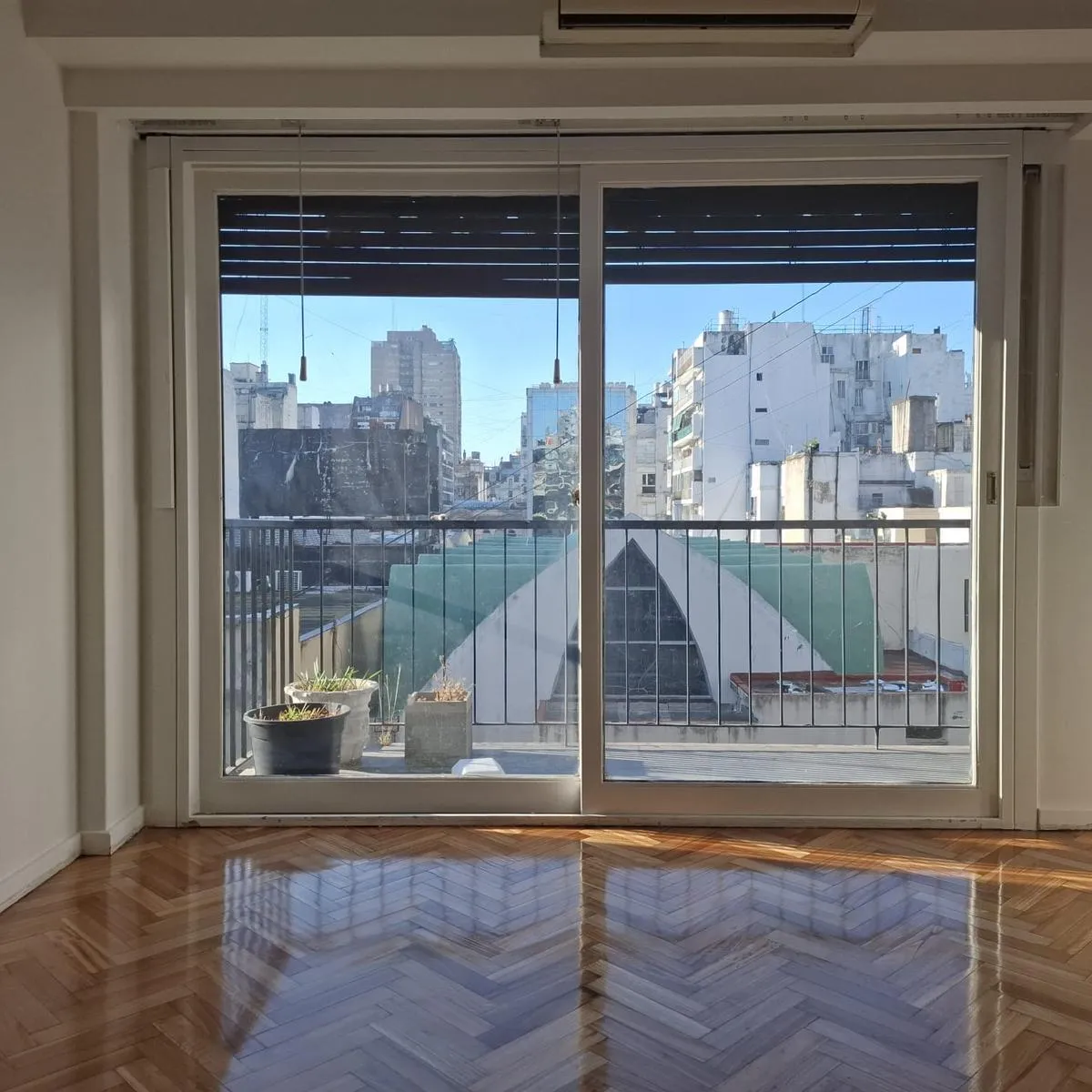 Departamento En Alquiler 3 Ambientes Con Dependencia En Barrio Norte