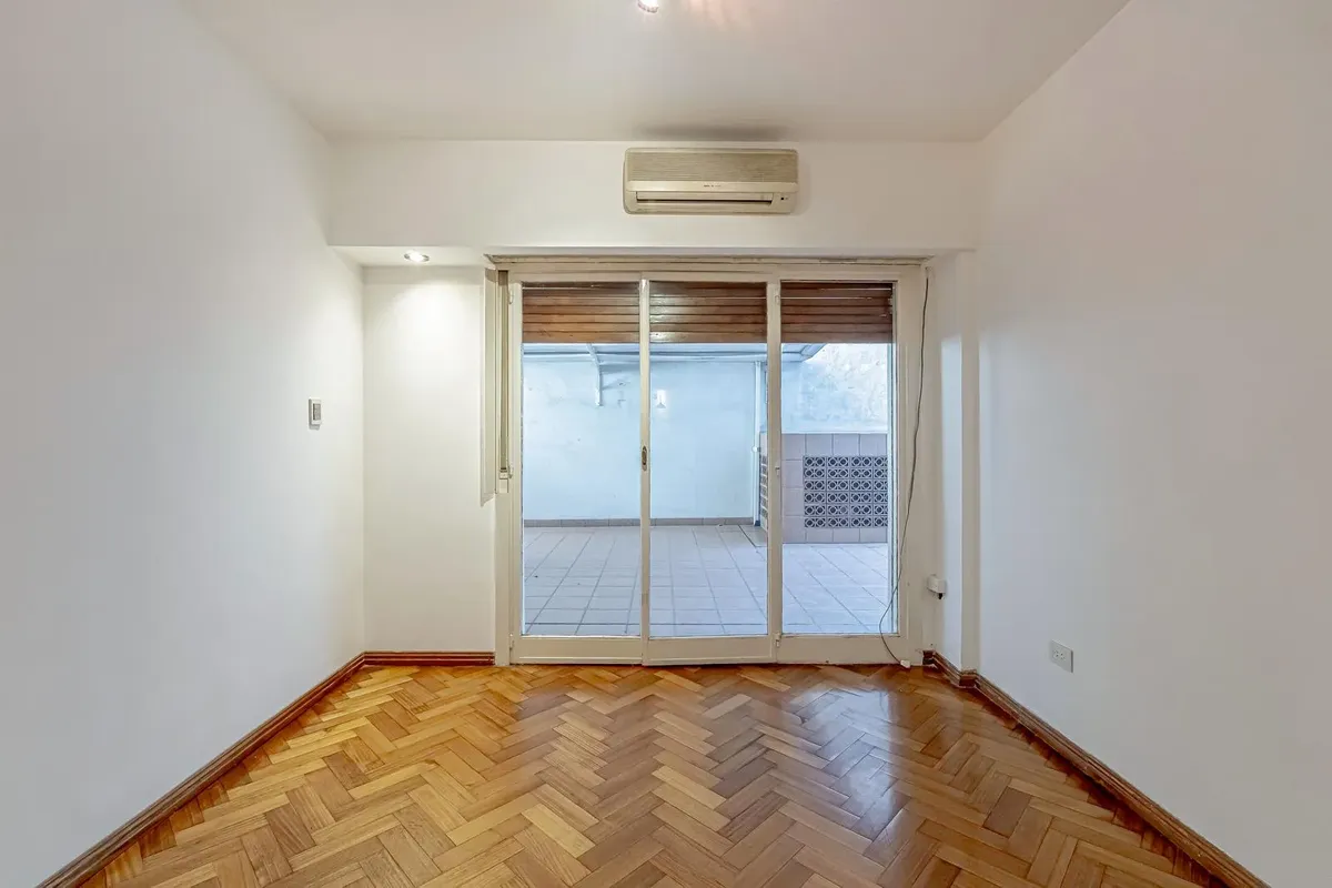 A Una Cuadra De Cabildo! 3 Amb Con 2 Baños Y Patio De 40 M2!