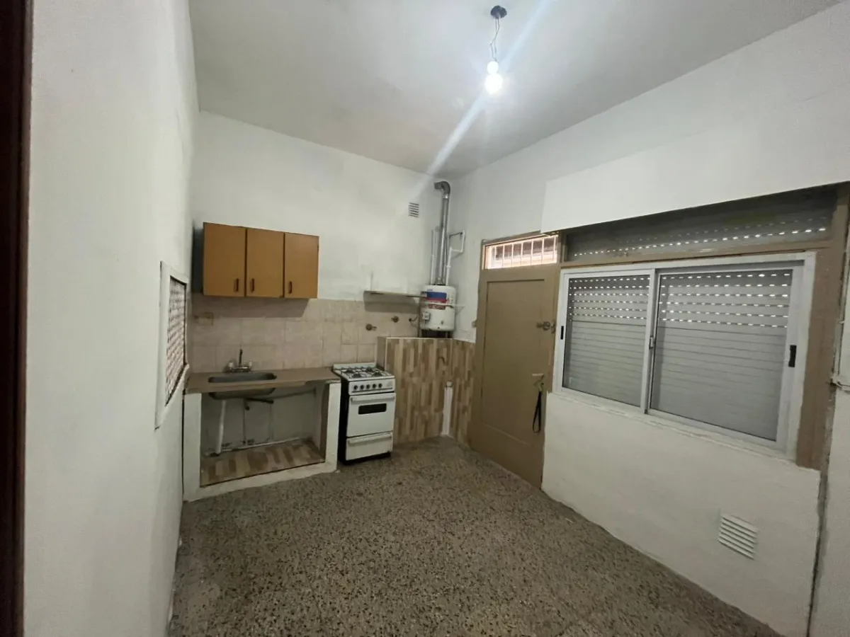 Monoambiente Dividido En Alquiler En Villa Bonich