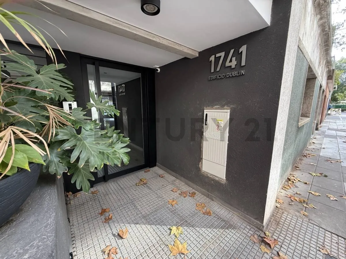 Studio mobiliado com varanda