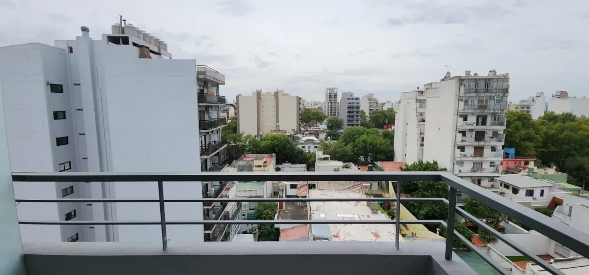 Alquilo Departamento Mono Ambiente En Floresta Caba. Es Un Mono Ambiente Amplio Y Luminoso, Con Cocina Completa, Desayunador, Alacena Y Bajo Mesada, Baño