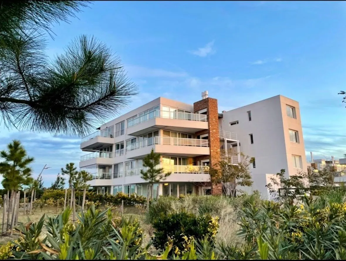 1st floor, pool view, balcony