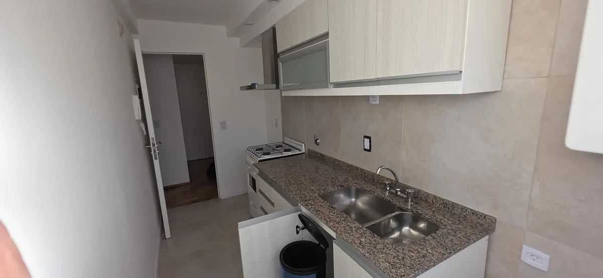 Alquiler Departamento 2 Ambientes En Caballito. Excelente Ubicación A 2 Cuadras Del Subte E Y Del Parque Chacabuco