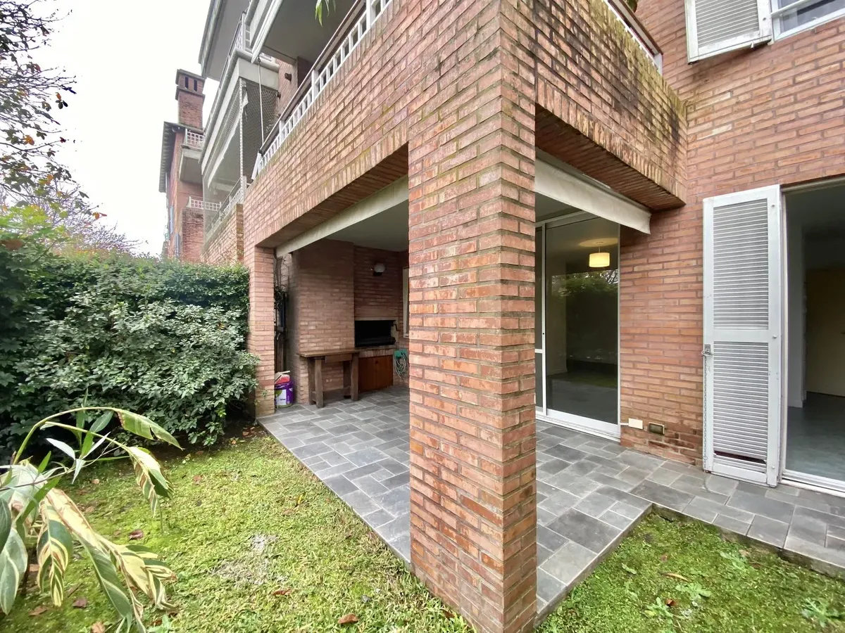 Ground floor with garden and grill