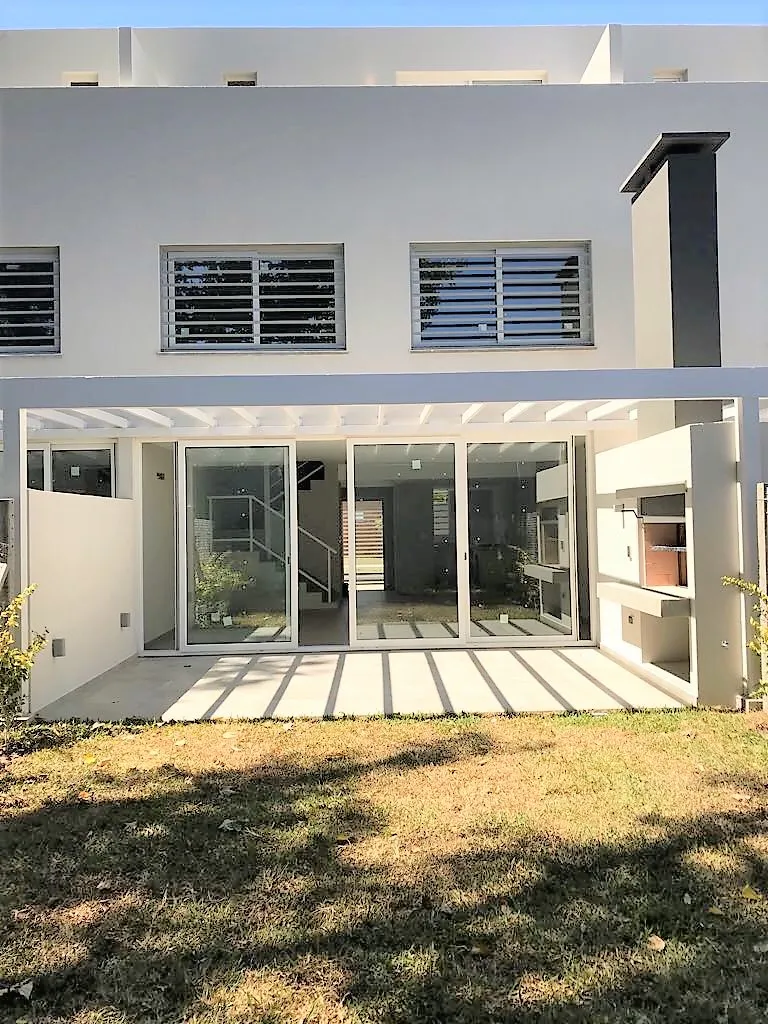 Dúplex 150 M2 + Jardín + Parrilla + Cochera + Playroom + Terraza