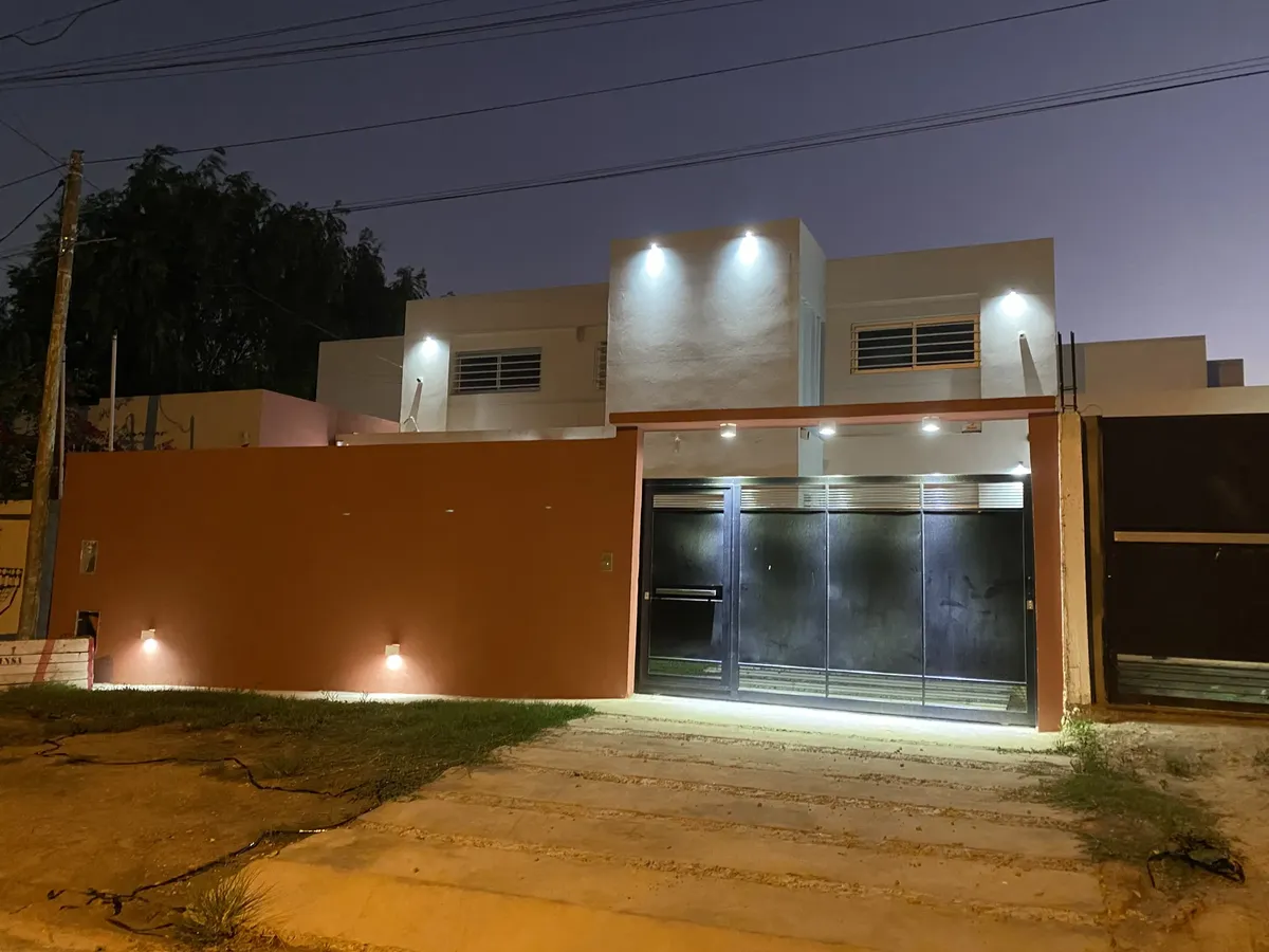 Alquiler Dueño Directo. Excelente Casa En City Bell.amplia Luminosa Y Con Ventilación Cruzada