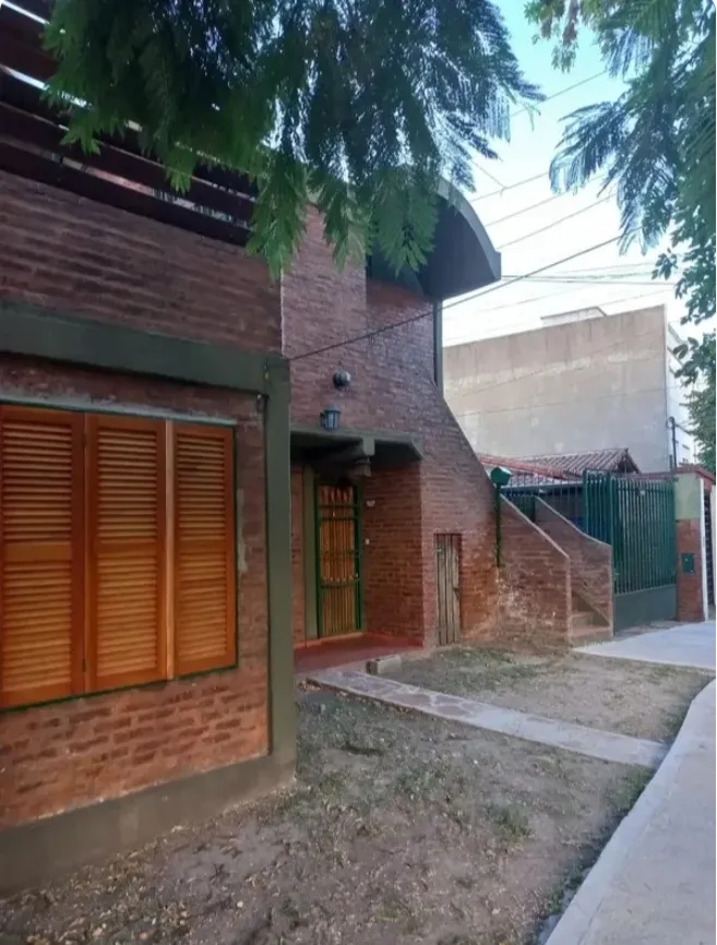 Planta baja con patio y parrilla