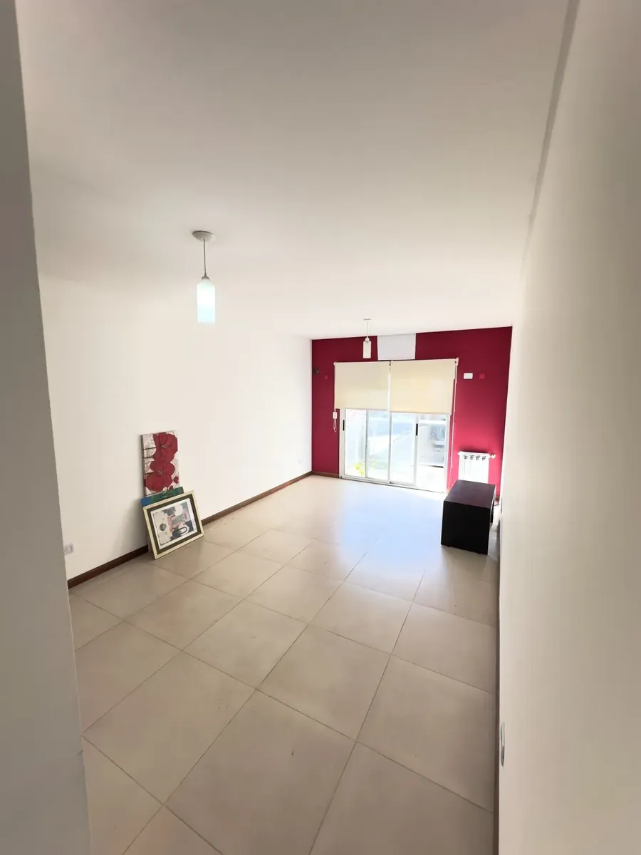 Imóvel: 1 quarto, Almirante Brown