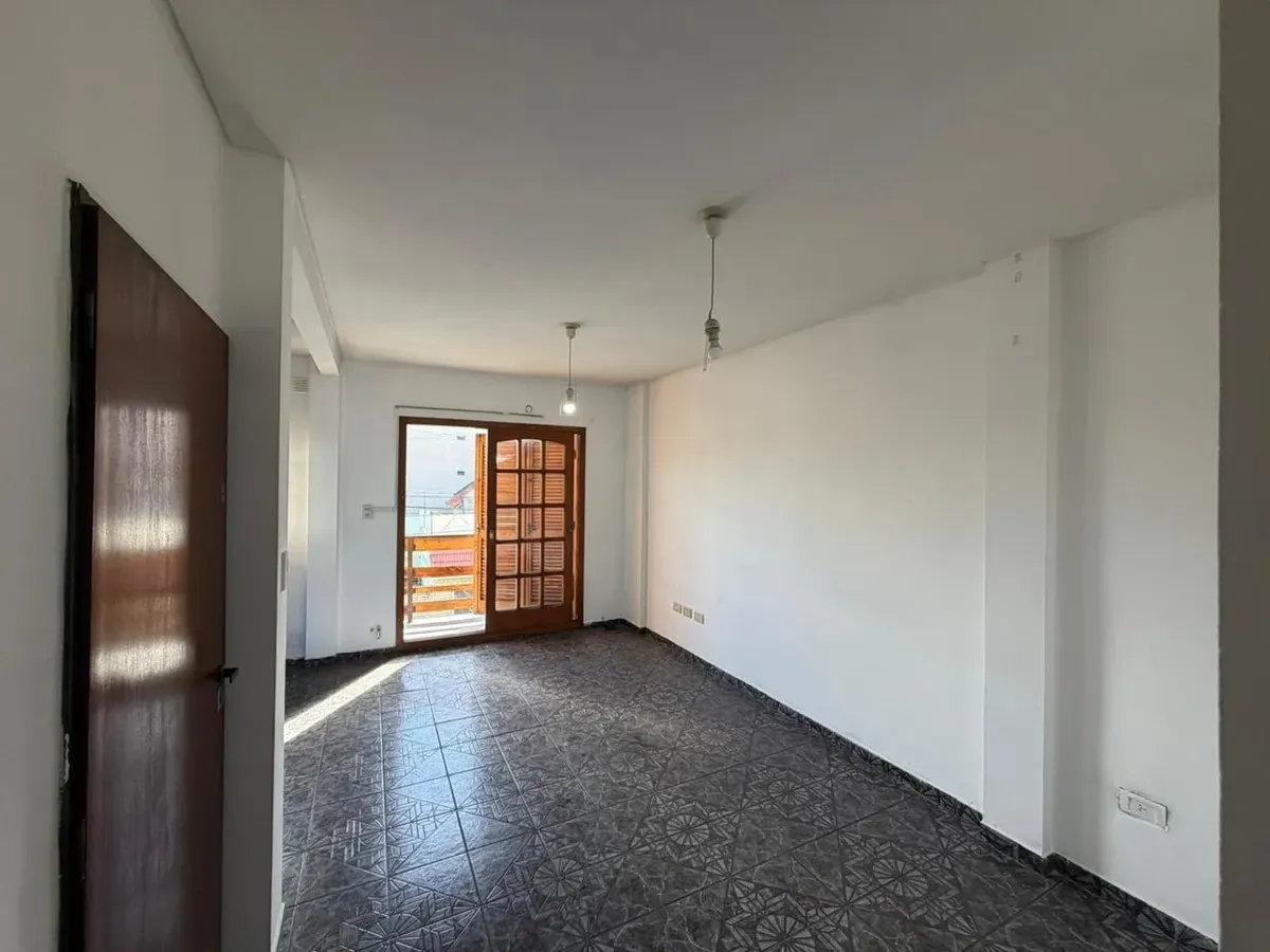Departamento De Dos Ambientes En Alquiler En Wilde
